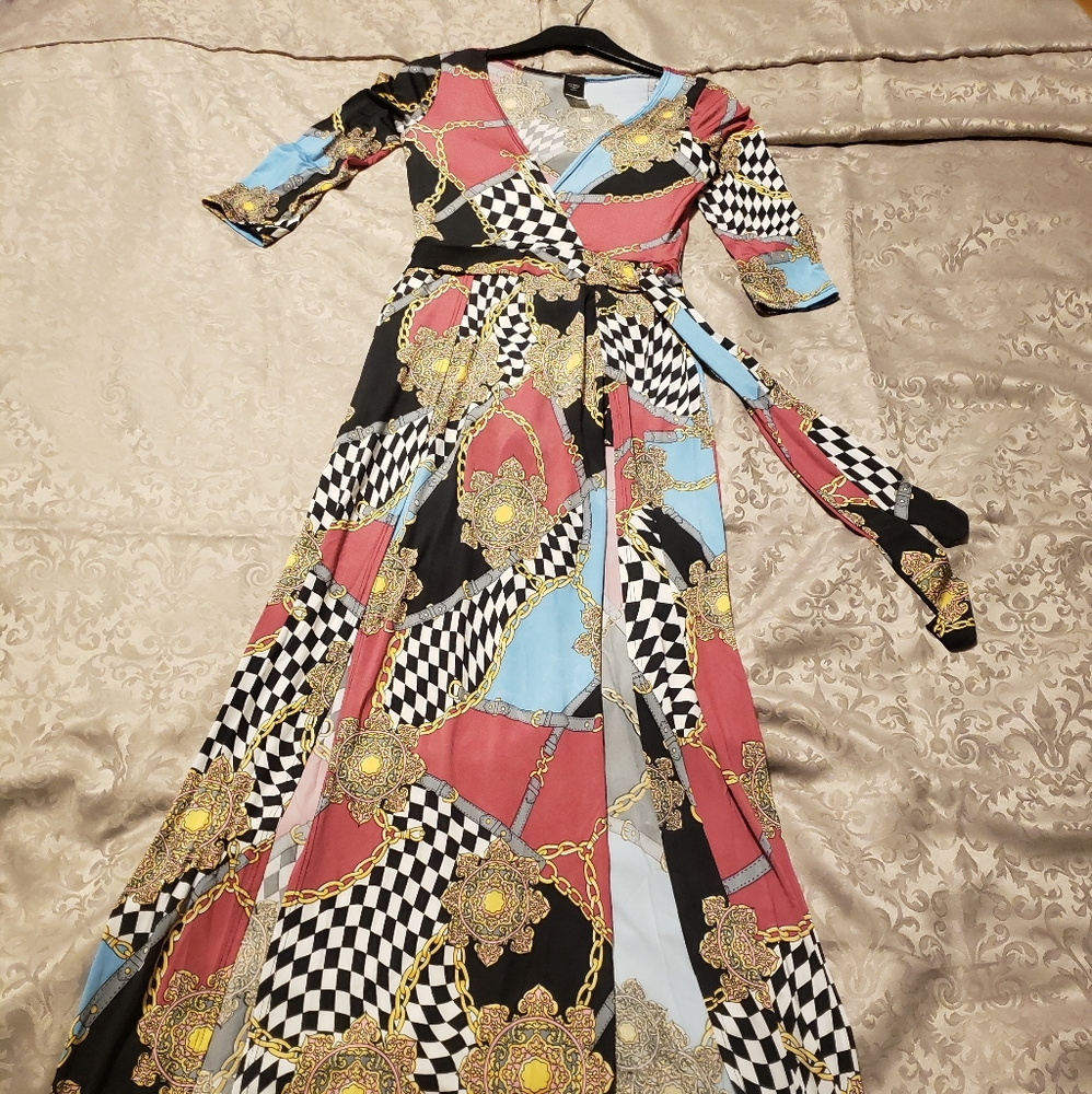Gorgeous dress.